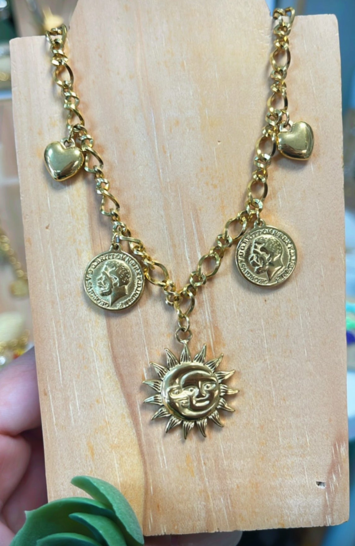 Sol y Moneda